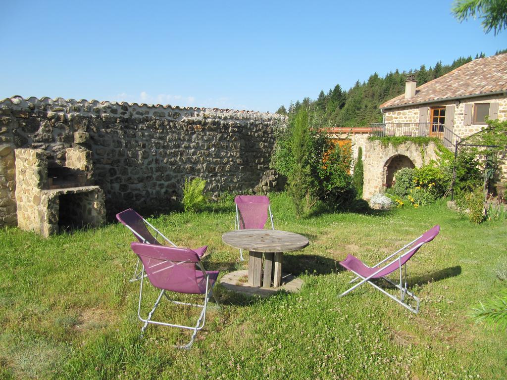 Le Petit Rias Gite Soleil Saint Maurice en Chalencon Eksteriør bilde